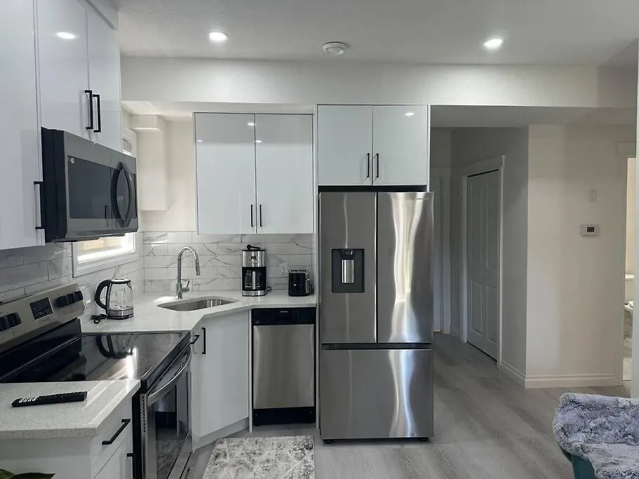 Apartment Award Winning Boho Paradise Sunlit Modern Suite Calgary