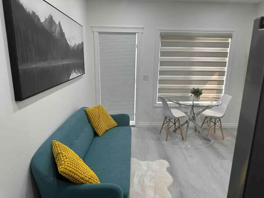 Award Winning Boho Paradise Sunlit Modern Suite Calgary Apartment
